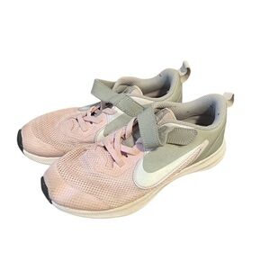 NIKE Girls Pink and Grey Sneakers